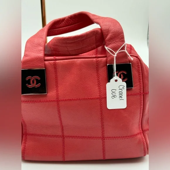 Chanel-Authentic- Caviar Leather Chocolate Bar Cube Shoulder Bag - Coral - Picture 17 of 17